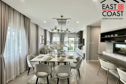 Casa de 4 dormitorios en Pattaya, Tailandia № 213411 - foto 5