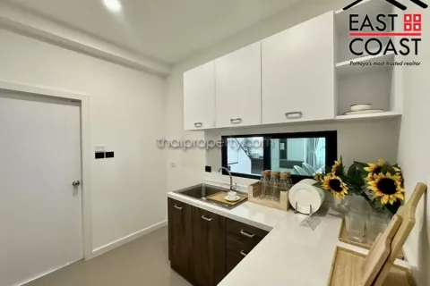 Casa de 4 dormitorios en Pattaya, Tailandia № 213411 - foto 7