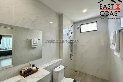 Casa de 4 dormitorios en Pattaya, Tailandia № 213410 - foto 8