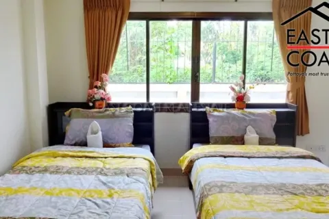 Casa de 3 dormitorios en Jomtien Beach, Pattaya, Tailandia № 213412 - foto 14