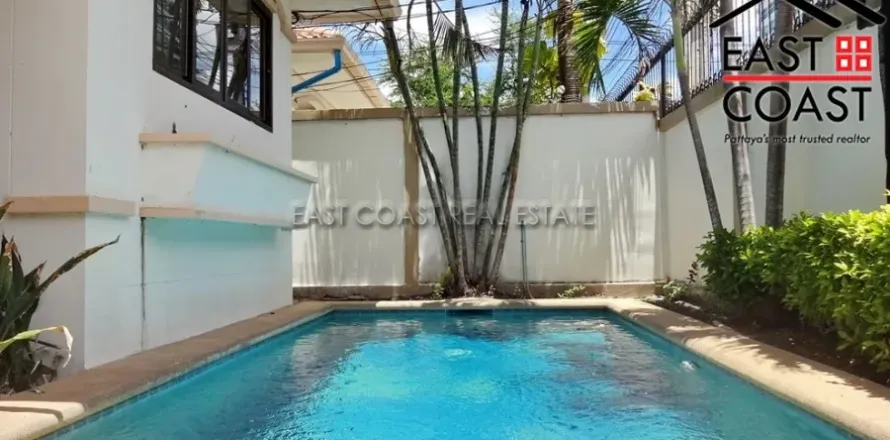 Casa de 3 dormitorios en Jomtien Beach, Pattaya, Tailandia № 213412