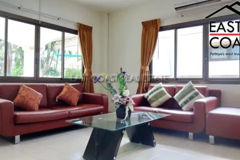 Casa de 3 dormitorios en Jomtien Beach, Pattaya, Tailandia № 213412 - foto 8