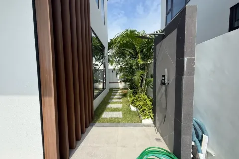 Casa de 4 dormitorios en Pattaya, Tailandia № 212211 - foto 18