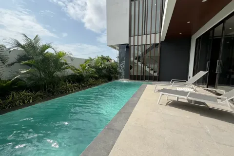 Casa de 4 dormitorios en Pattaya, Tailandia № 212211 - foto 5