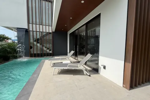 Casa de 4 dormitorios en Pattaya, Tailandia № 212211 - foto 4