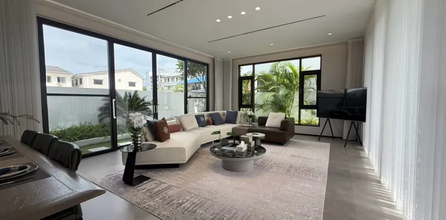 Casa de 4 dormitorios en Pattaya, Tailandia № 212211
