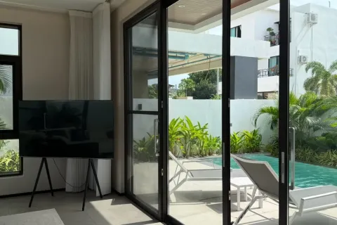 Casa de 4 dormitorios en Pattaya, Tailandia № 212211 - foto 11