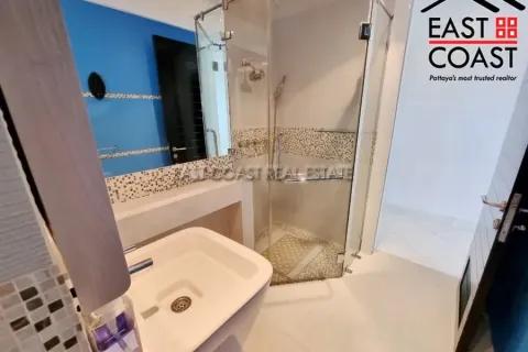 Condominio de 2 dormitorios en Jomtien Beach, Pattaya, Tailandia № 212210 - foto 20