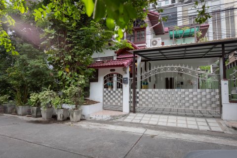 Дом в Хуай Кванге, Бангкок, Таиланд с 4 спальнями  № 138319 - фото 26
