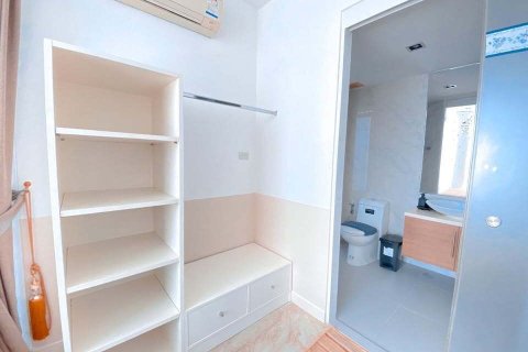 Condo in Hua Hin, Thailand, 2 bedrooms  № 158233 - photo 8