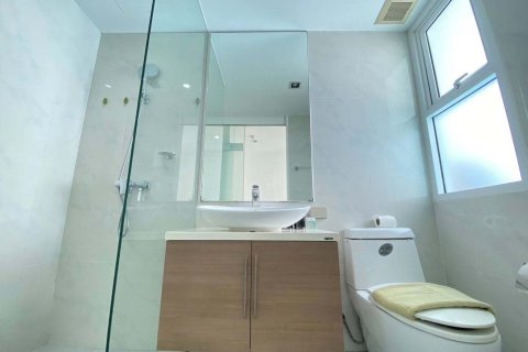 Condo in Hua Hin, Thailand, 2 bedrooms  № 158233 - photo 9