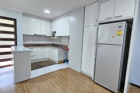 Condo in Watthana, Bangkok, Thailand, 2 bedrooms  № 159350 - photo 6