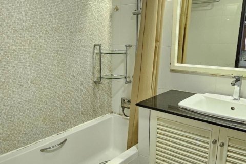 Condo in Watthana, Bangkok, Thailand, 2 bedrooms  № 159350 - photo 9