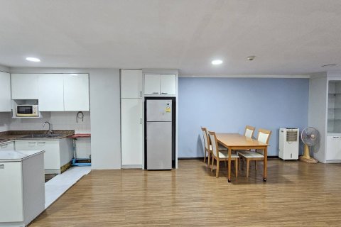 Condo in Watthana, Bangkok, Thailand, 2 bedrooms  № 159350 - photo 4