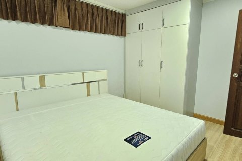 Condo in Watthana, Bangkok, Thailand, 2 bedrooms  № 159350 - photo 12