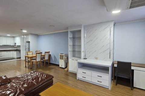 Condo in Watthana, Bangkok, Thailand, 2 bedrooms  № 159350 - photo 2