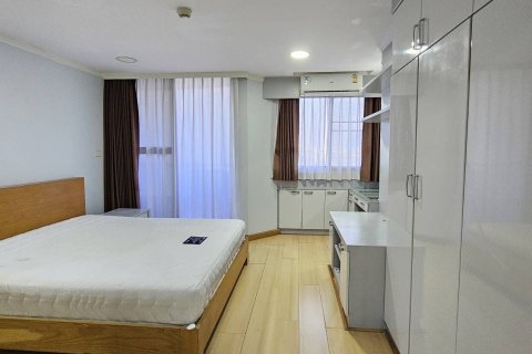 Condo in Watthana, Bangkok, Thailand, 2 bedrooms  № 159350 - photo 8