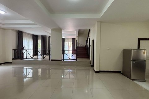 Дом в Паттайе, Таиланд с 3 спальнями  № 138522 - фото 2