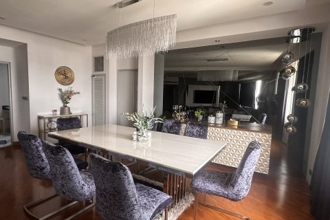 Condo in Khlong San, Bangkok, Thailand, 3 bedrooms  № 138523 - photo 13