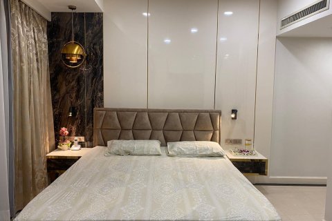 Condo in Khlong San, Bangkok, Thailand, 3 bedrooms  № 138523 - photo 6