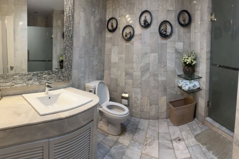 Condo in Khlong San, Bangkok, Thailand, 3 bedrooms  № 138523 - photo 12