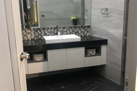 Condo in Khlong San, Bangkok, Thailand, 3 bedrooms  № 138523 - photo 4