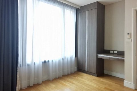 Condo in Khlong Toei, Bangkok, Thailand, 3 bedrooms  № 133939 - photo 16