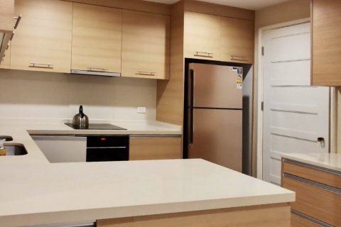 Condo in Khlong Toei, Bangkok, Thailand, 3 bedrooms  № 133939 - photo 8