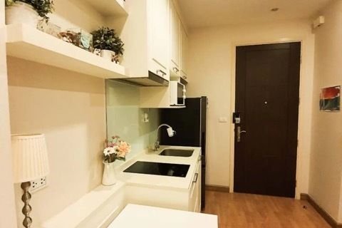 Студия в кондо в Клонг Тоэй, Бангкок, Таиланд № 138828 - фото 3