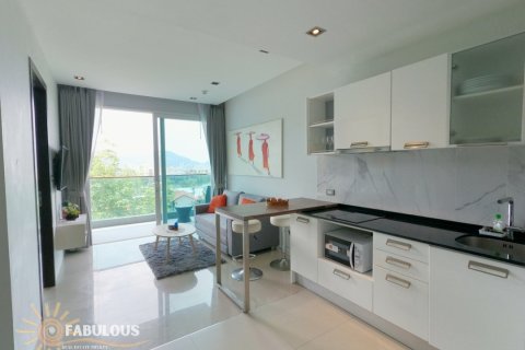 Condo in Patong, Thailand, 1 bedroom № 179548 - photo 2