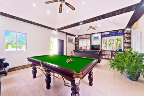 House in Pattaya, Thailand 8 bedrooms № 172043 - photo 5