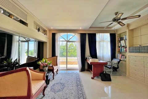 House in Pattaya, Thailand 8 bedrooms № 172043 - photo 17