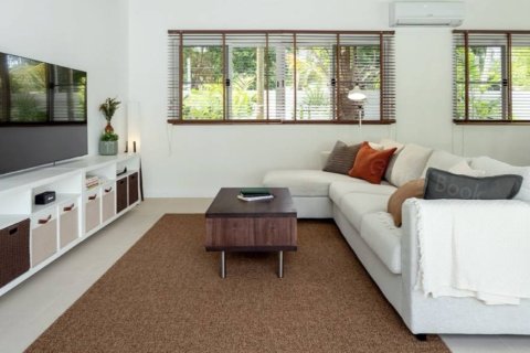 Вилла в Сураттхани, Таиланд с 3 спальнями  № 152565 - фото 2