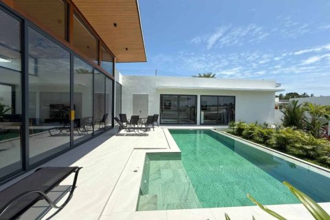 Вилла в Самуи, Таиланд с 4 спальнями  № 152561 - фото 1