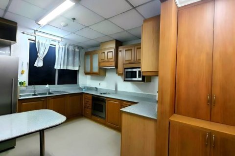 Кондоминиум с 3 спальнями в Банг Пхлате, Бангкок, Таиланд № 152563 - фото 9