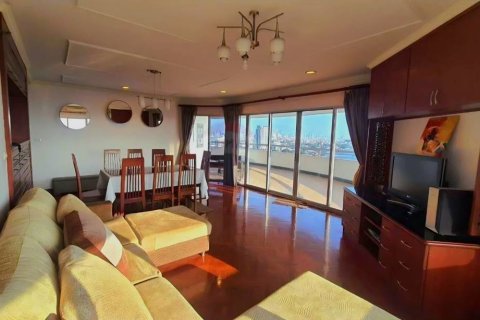 Кондоминиум с 3 спальнями в Банг Пхлате, Бангкок, Таиланд № 152563 - фото 1