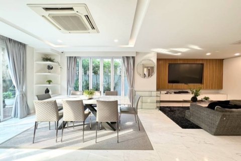 House in Bangkok, Thailand 5 bedrooms № 152564 - photo 10