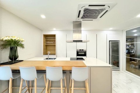 House in Bangkok, Thailand 5 bedrooms № 152564 - photo 7