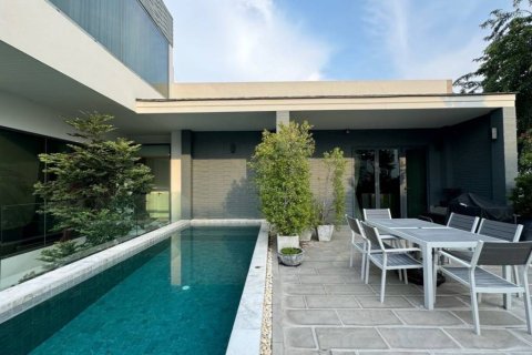 House in Bangkok, Thailand 5 bedrooms № 152564 - photo 3