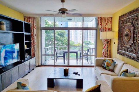 Кондоминиум с 2 спальнями в Бангкоке, Таиланд № 152560 - фото 1