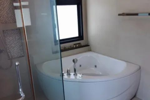 Haus in Nonthaburi, Thailand 4 Schlafzimmer № 218666 - Foto 14