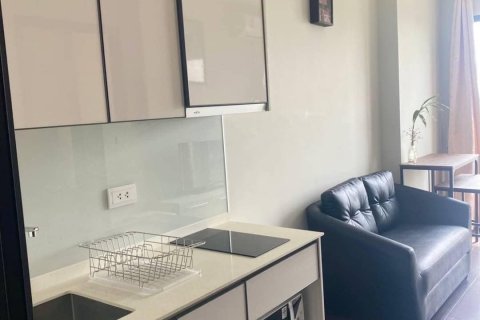 Studio dans le Condo à Watthana, Bangkok, Thaïlande  № 170573 - photo 7