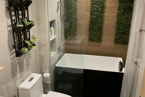 Кондоминиум с 2 спальнями в Чатучаке, Бангкок, Таиланд № 137185 - фото 7