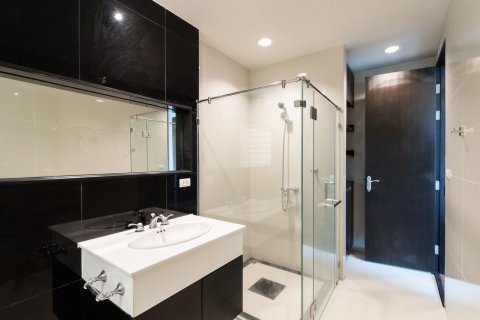 Кондоминиум с 2 спальнями в Патхум Ване, Бангкок, Таиланд № 170777 - фото 12