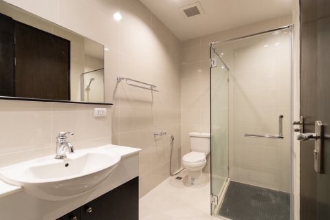 Кондоминиум с 2 спальнями в Патхум Ване, Бангкок, Таиланд № 170777 - фото 11