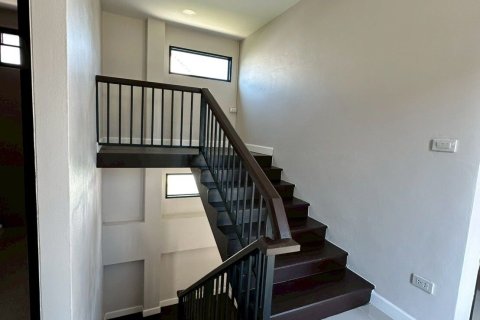 Maison à Pak Kret, Thaïlande 4 chambres № 170779 - photo 13