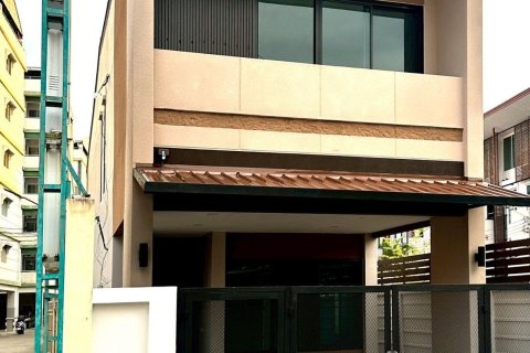 Maison à Pak Kret, Thaïlande 4 chambres № 170779 - photo 2