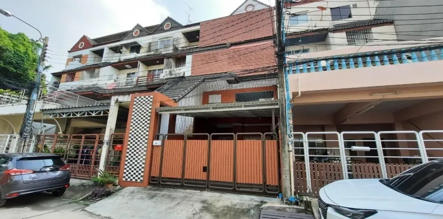 Townhouse in Suan Luang, Bangkok, Thailand 5 bedrooms № 161323