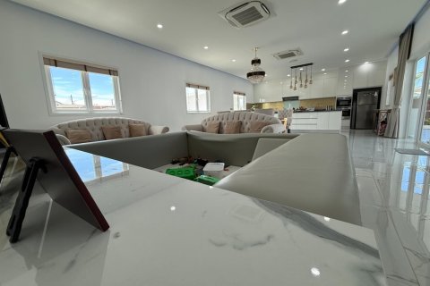 Вилла в Хуа Хине, Таиланд с 3 спальнями  № 161326 - фото 17