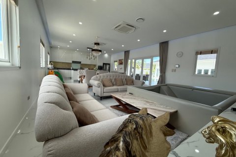 Вилла в Хуа Хине, Таиланд с 3 спальнями  № 161326 - фото 16